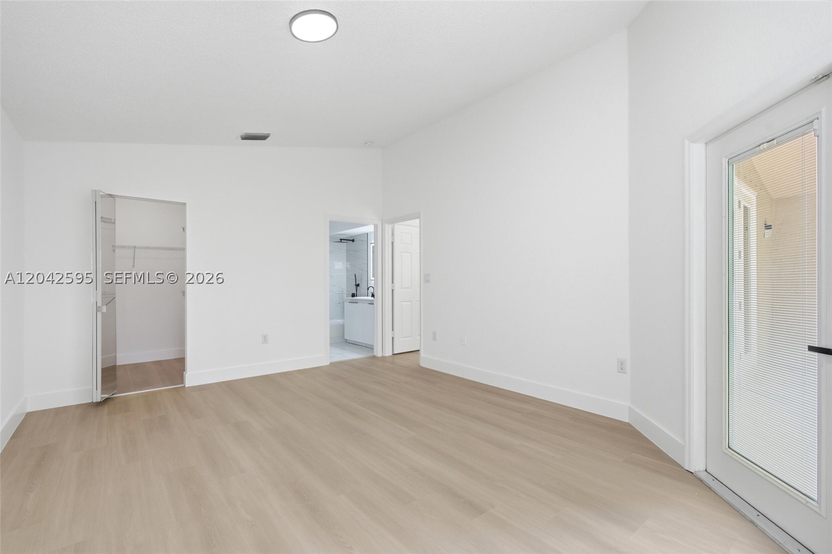 SAPPHIRE SHORES-SAPPHIRE S - Residential