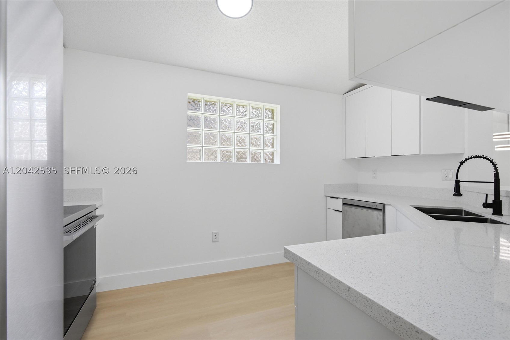 SAPPHIRE SHORES-SAPPHIRE S - Residential