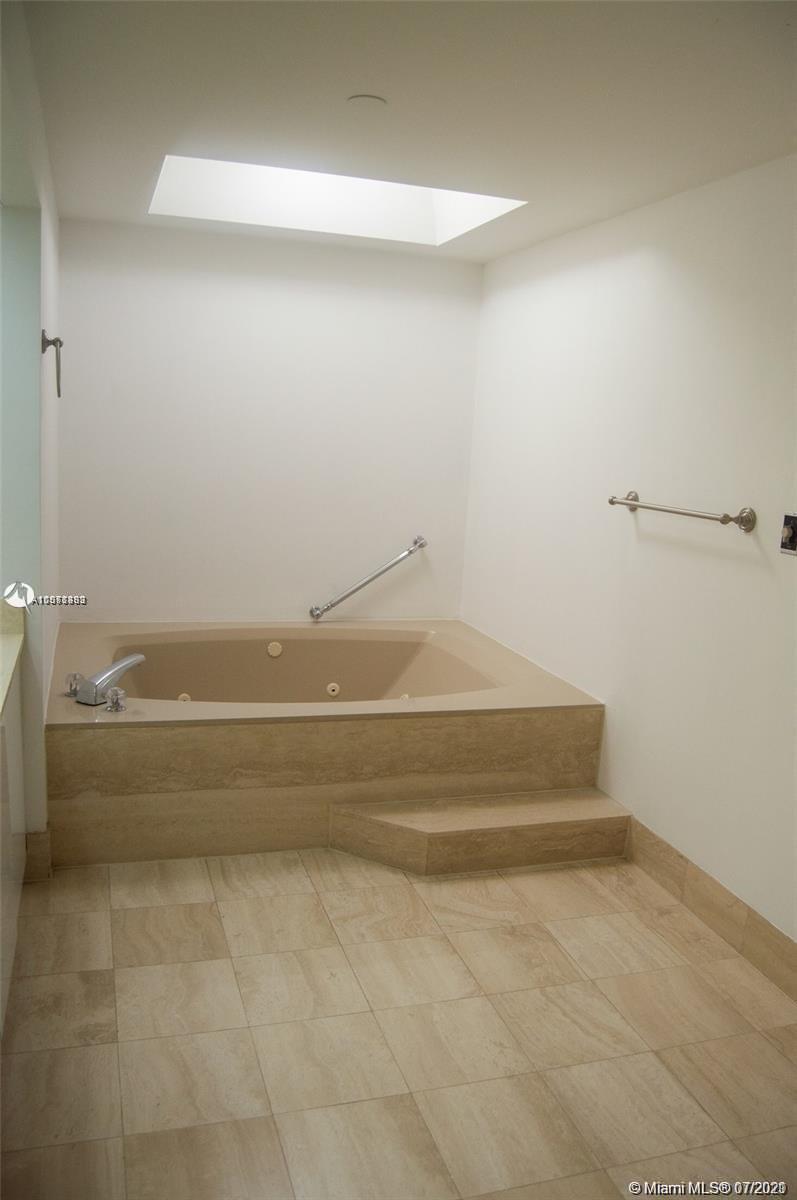 TERRACES NORTH TURNBERRY - Residential