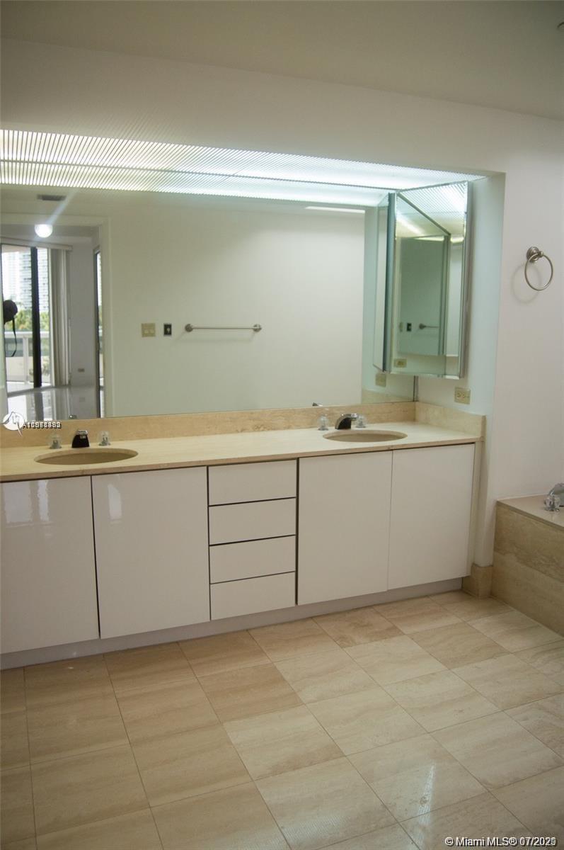 TERRACES NORTH TURNBERRY - Residential