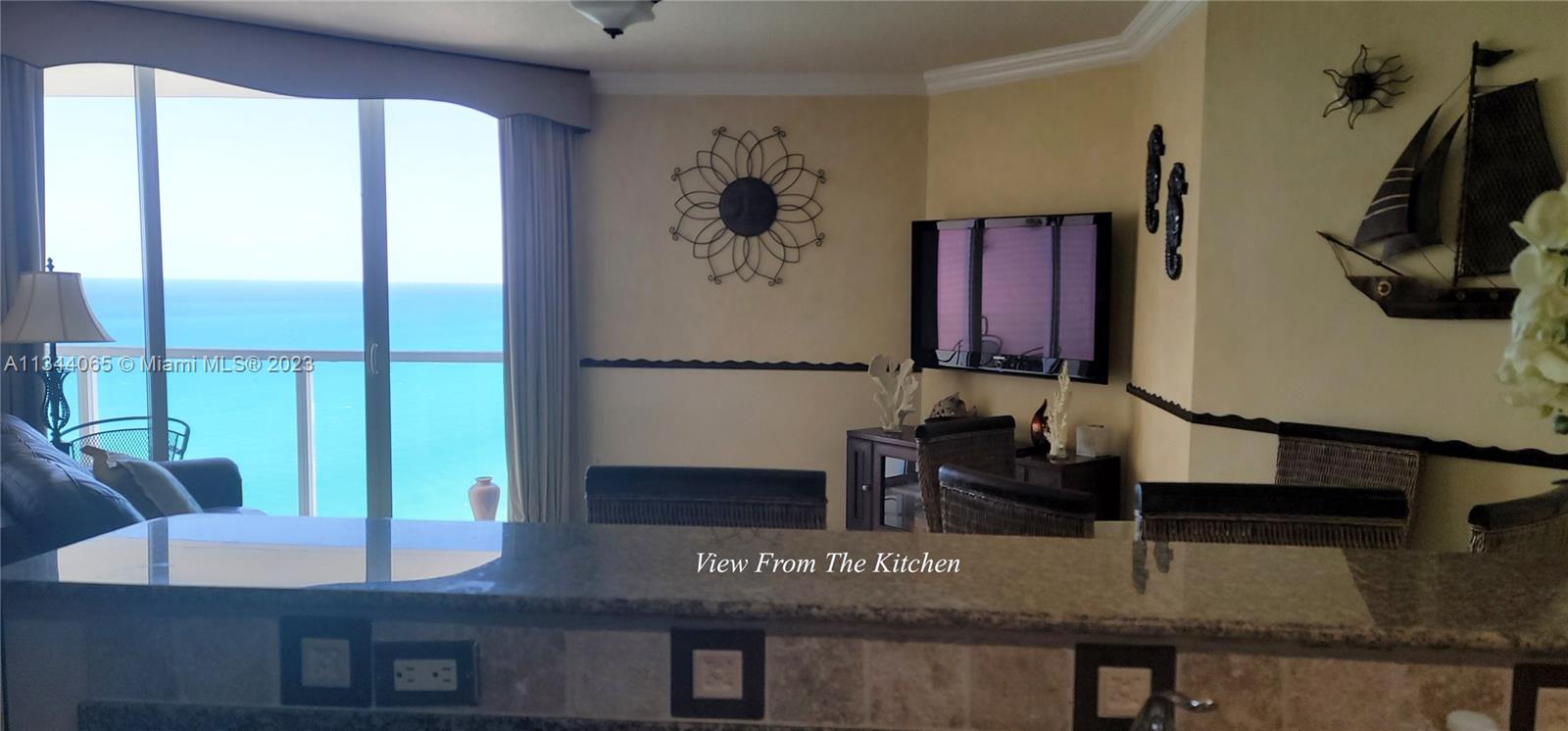 LA PERLA CONDO - Residential Lease