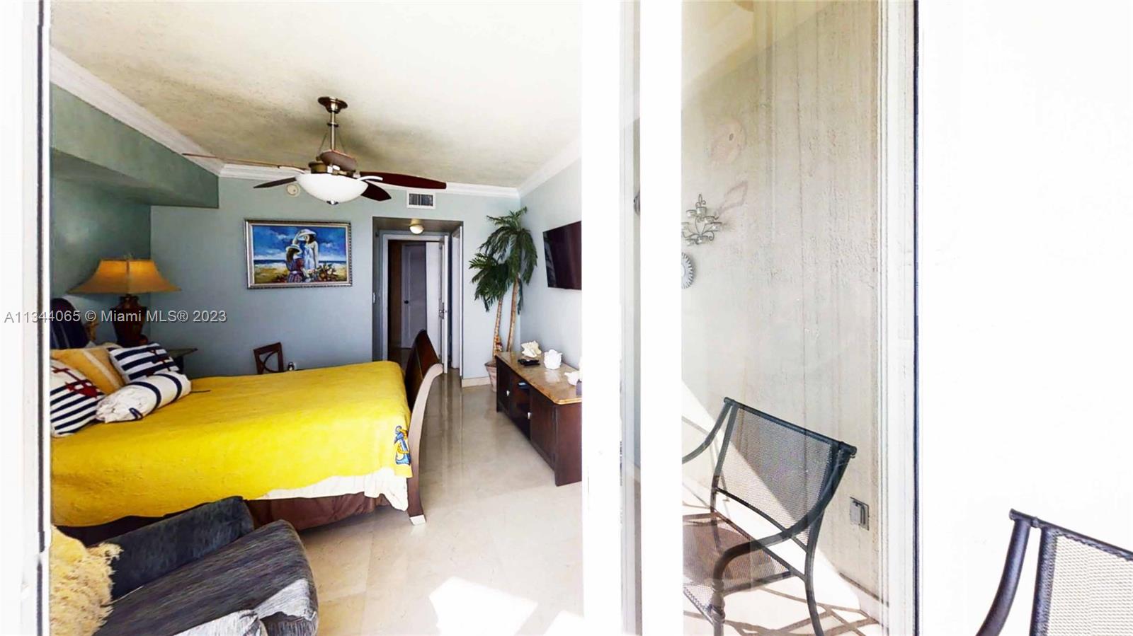LA PERLA CONDO - Residential Lease