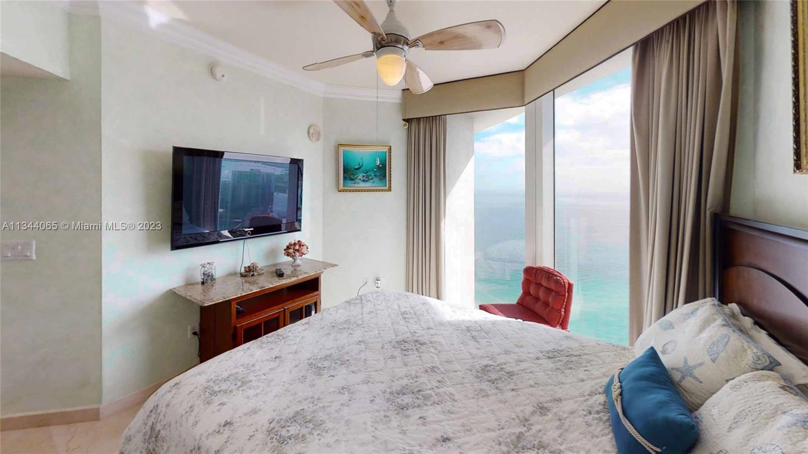 LA PERLA CONDO - Residential Lease