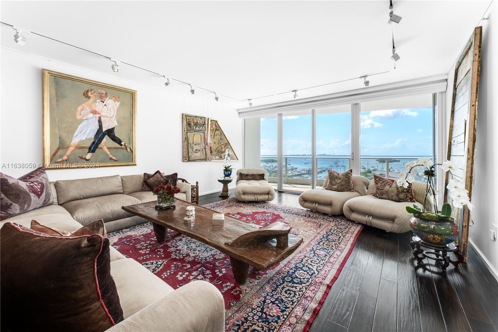 GROVENOR HOUSE CONDO - Residential