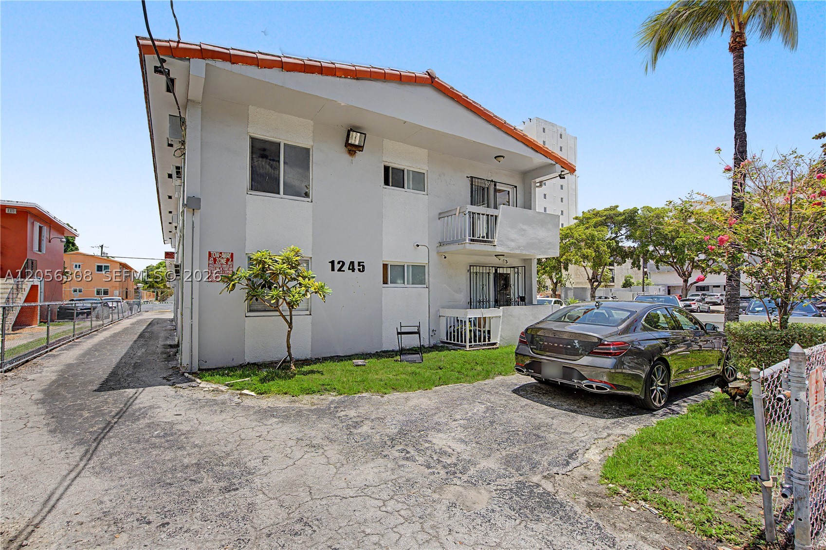 LAWRENCE ESTATES LAND COS - Residential Lease