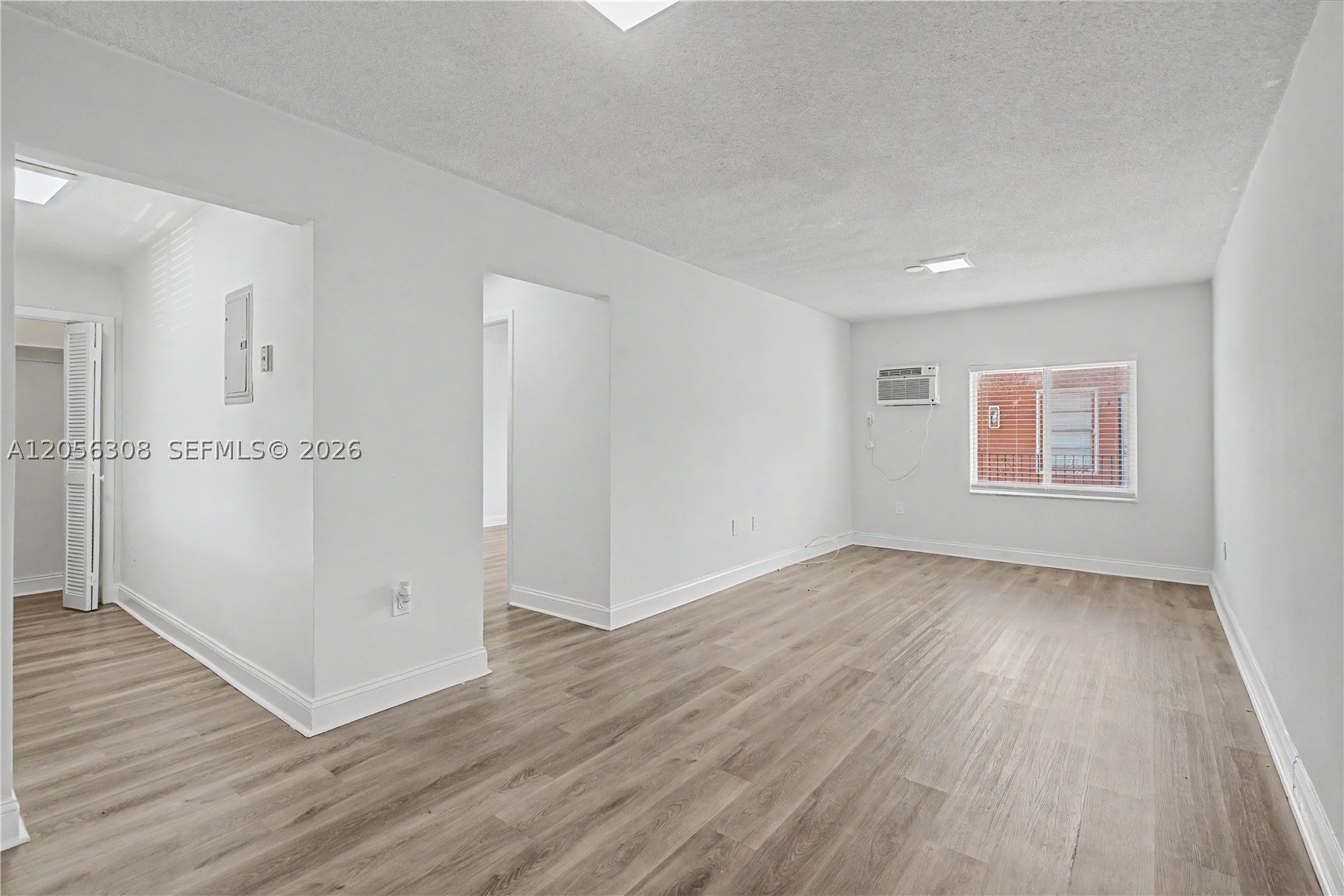 LAWRENCE ESTATES LAND COS - Residential Lease