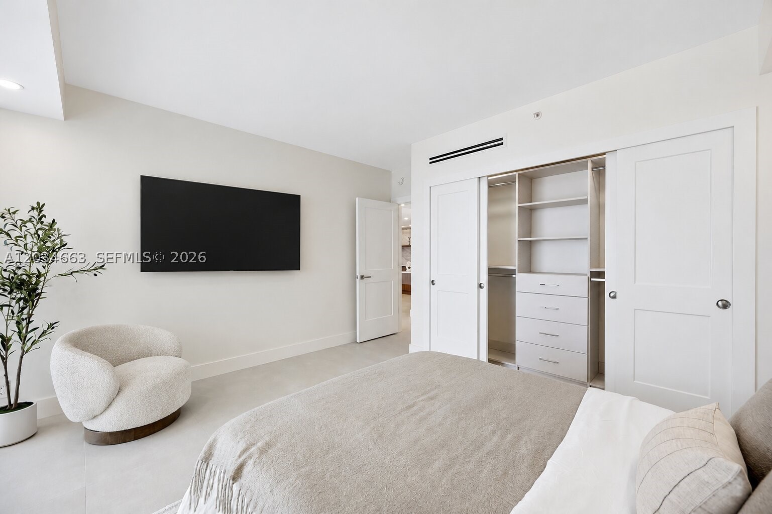 TURNBERRY TOWERS CONDO - Residential