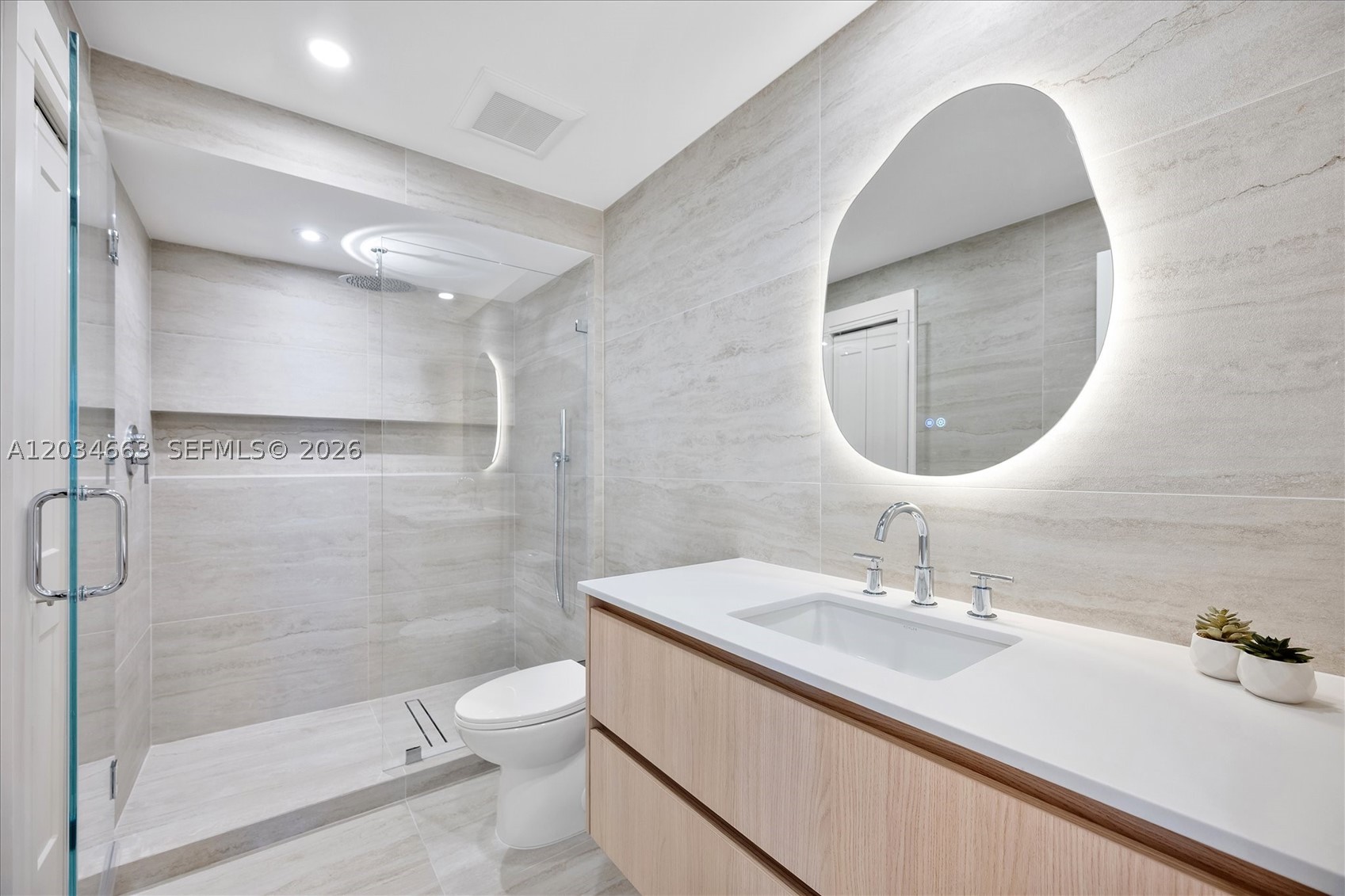 TURNBERRY TOWERS CONDO - Residential