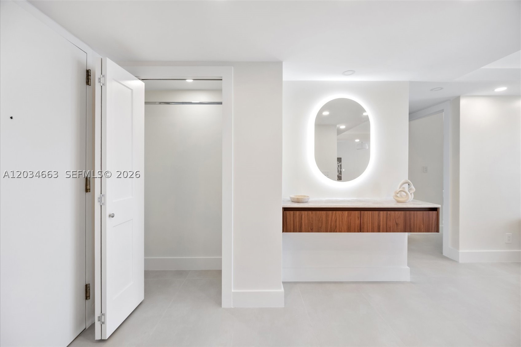 TURNBERRY TOWERS CONDO - Residential
