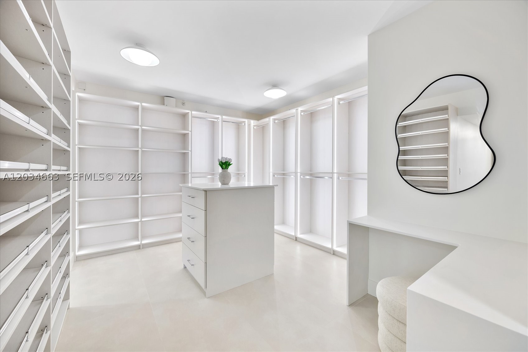 TURNBERRY TOWERS CONDO - Residential
