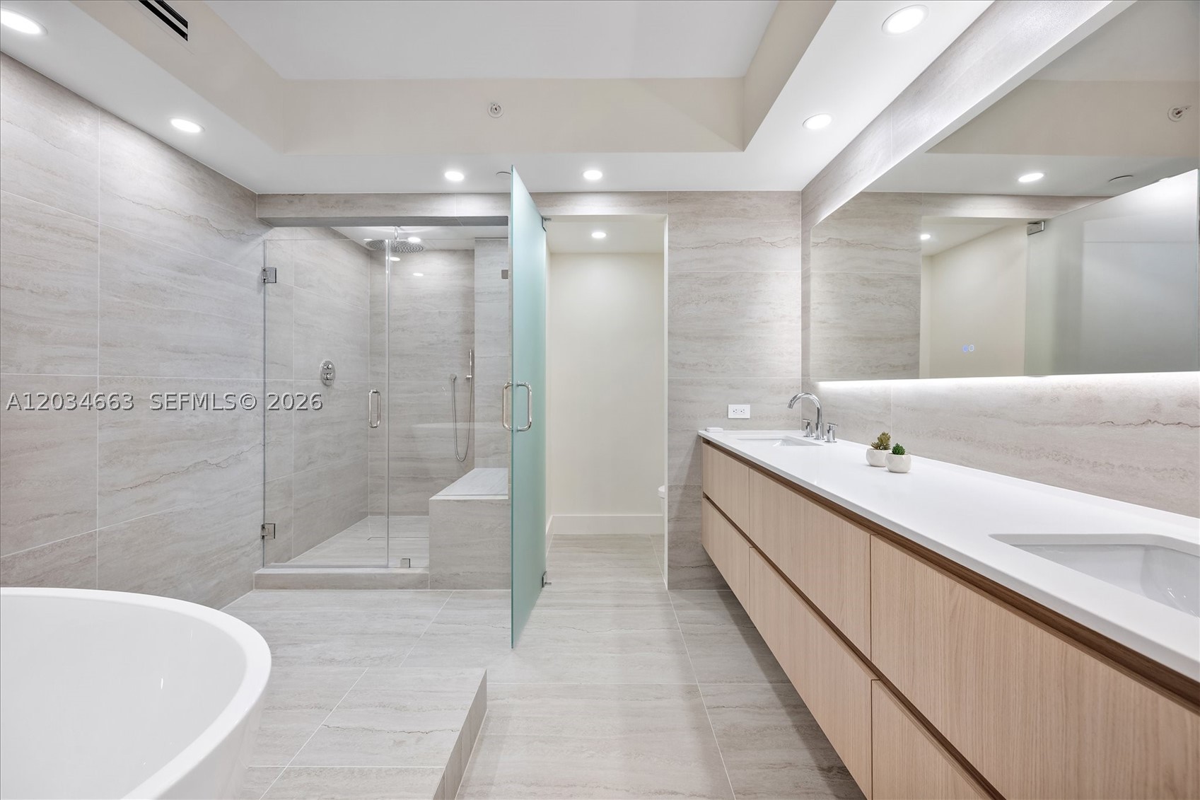 TURNBERRY TOWERS CONDO - Residential