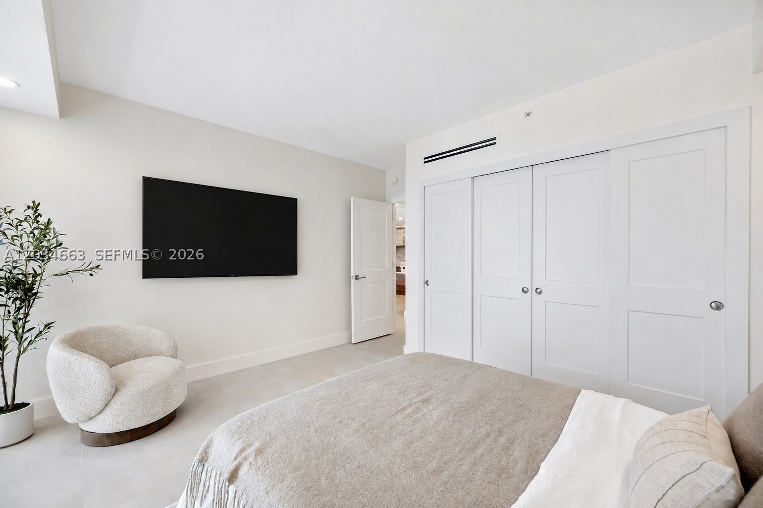 TURNBERRY TOWERS CONDO - Residential