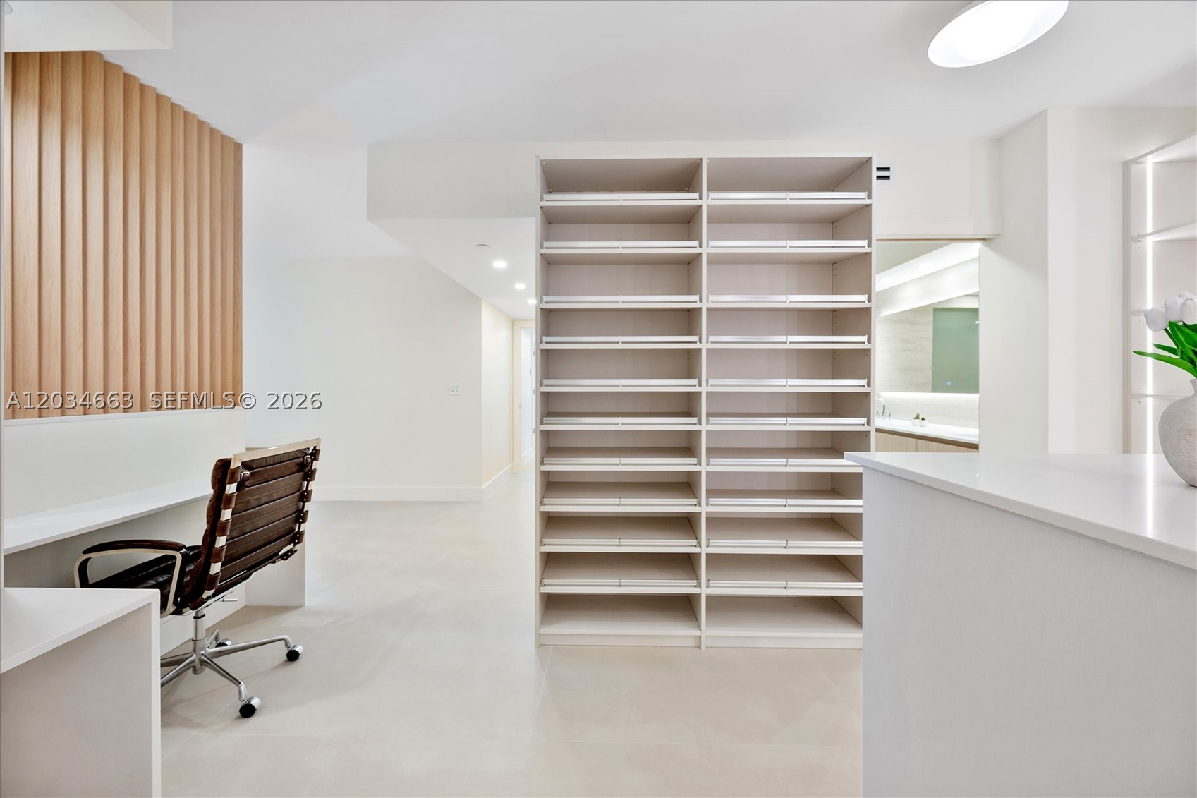 TURNBERRY TOWERS CONDO - Residential