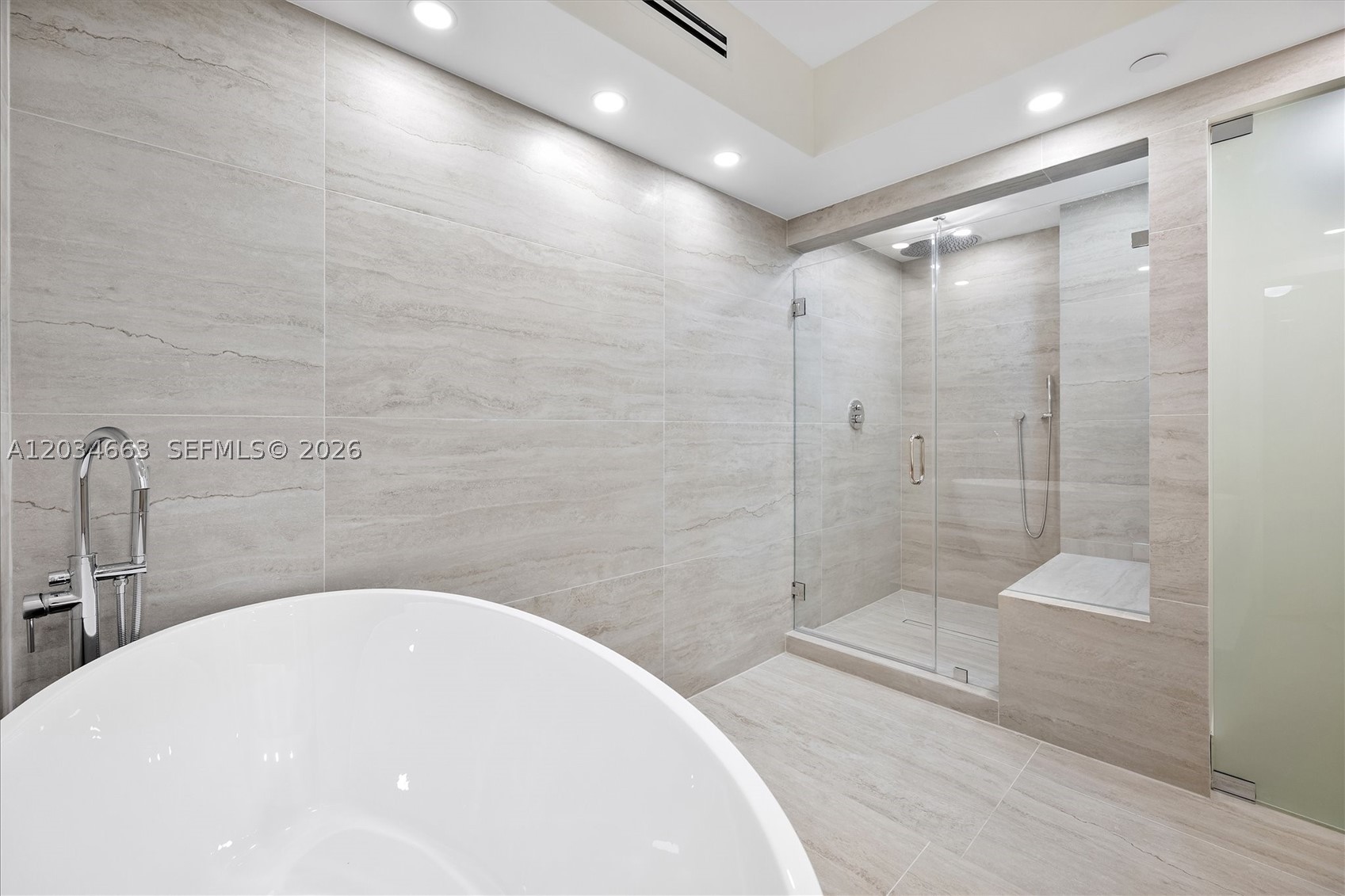 TURNBERRY TOWERS CONDO - Residential