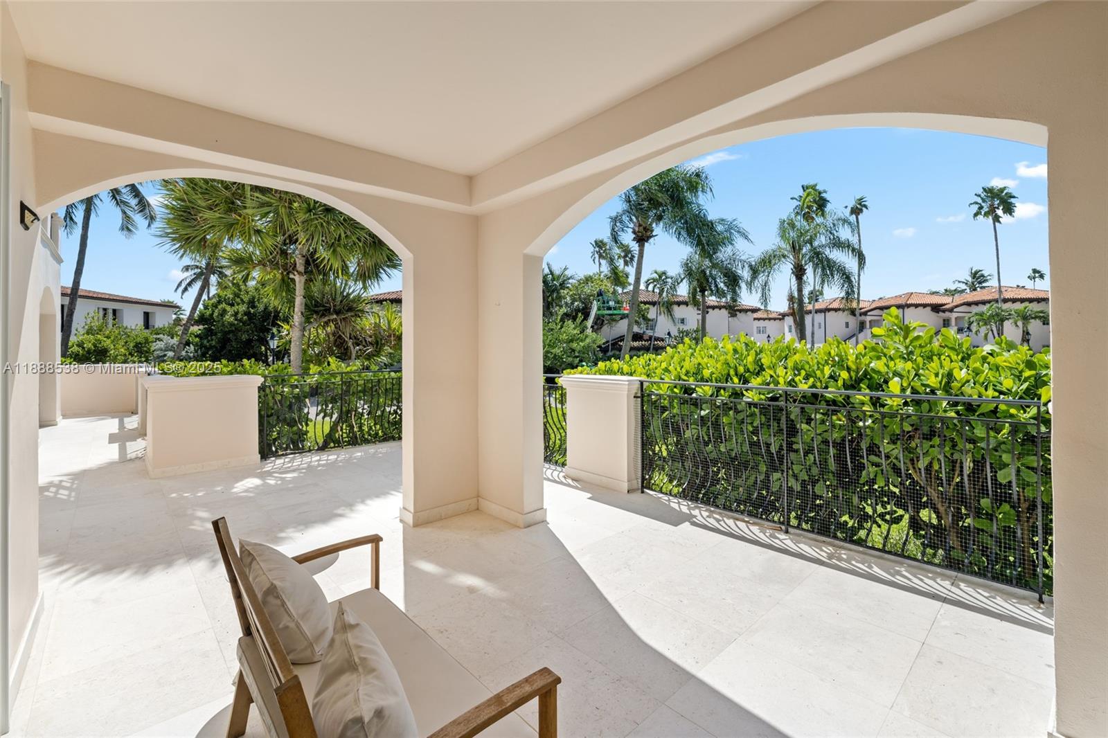 SEASIDE CONDO - Residential