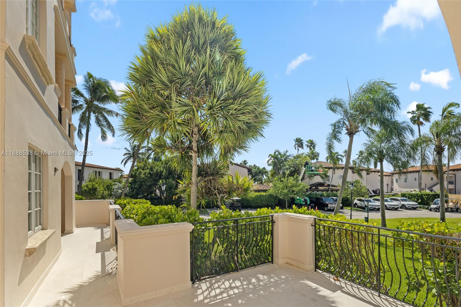 SEASIDE CONDO - Residential