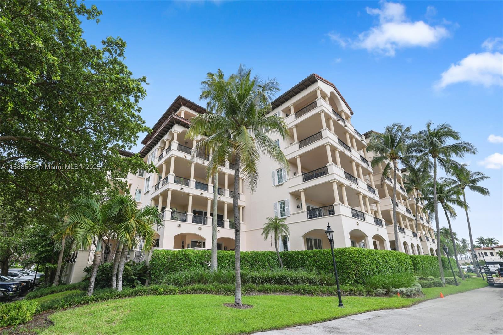 SEASIDE CONDO - Residential