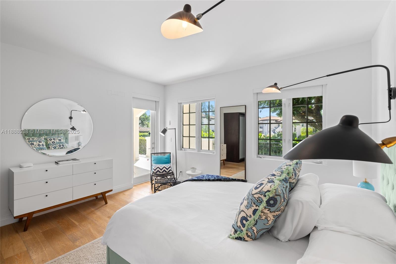 SEASIDE CONDO - Residential