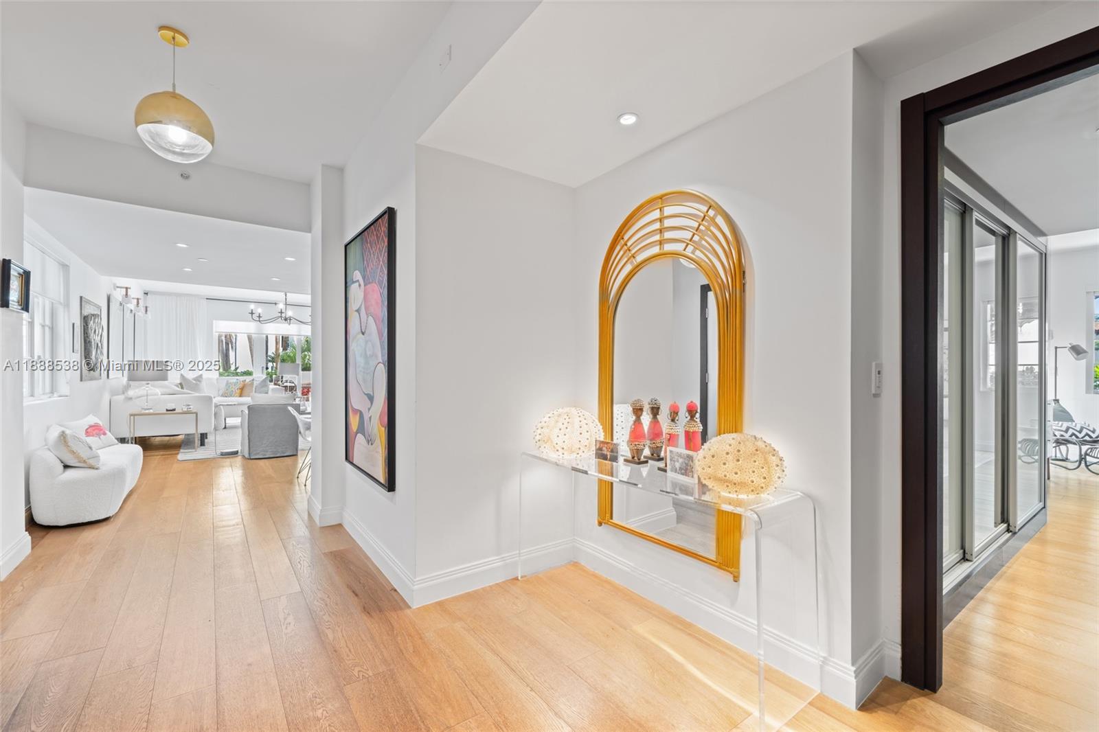 SEASIDE CONDO - Residential