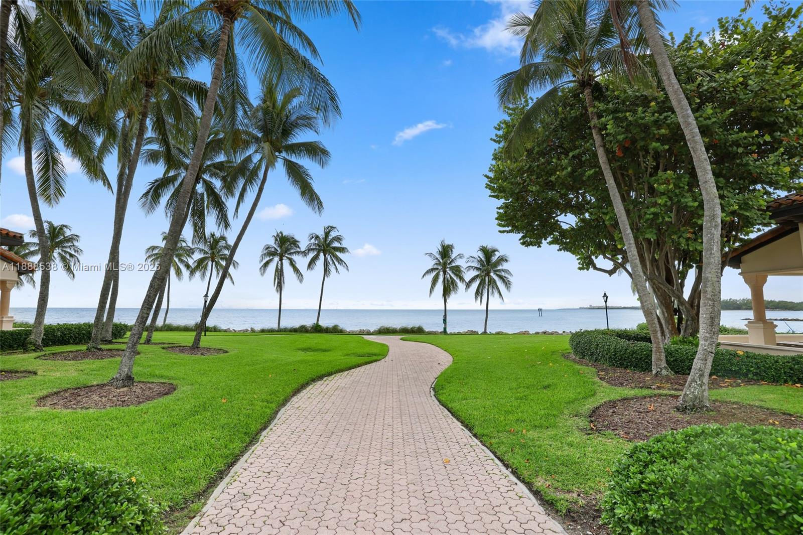 SEASIDE CONDO - Residential