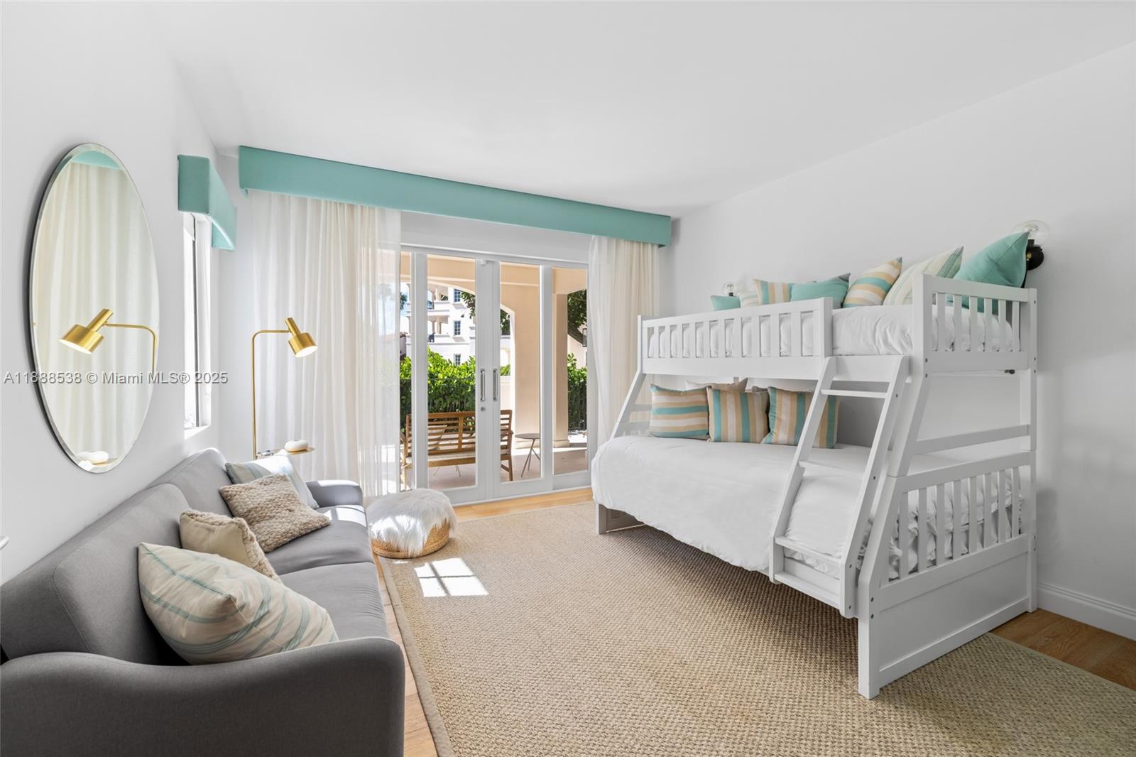 SEASIDE CONDO - Residential