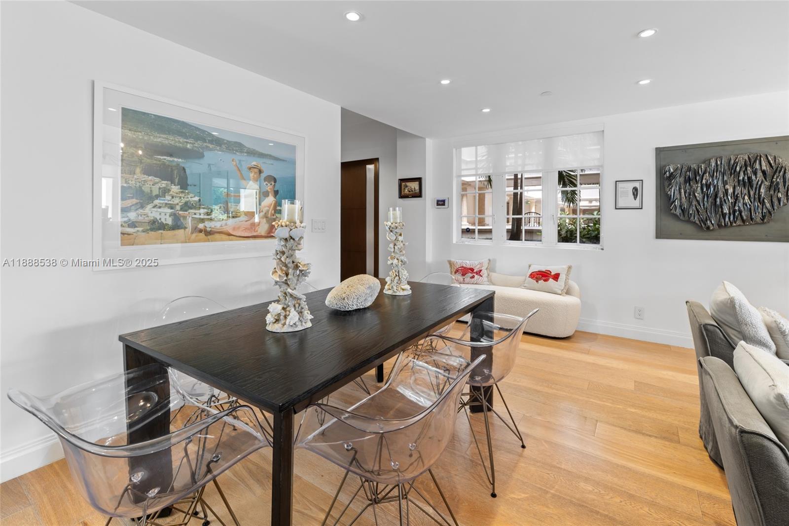 SEASIDE CONDO - Residential
