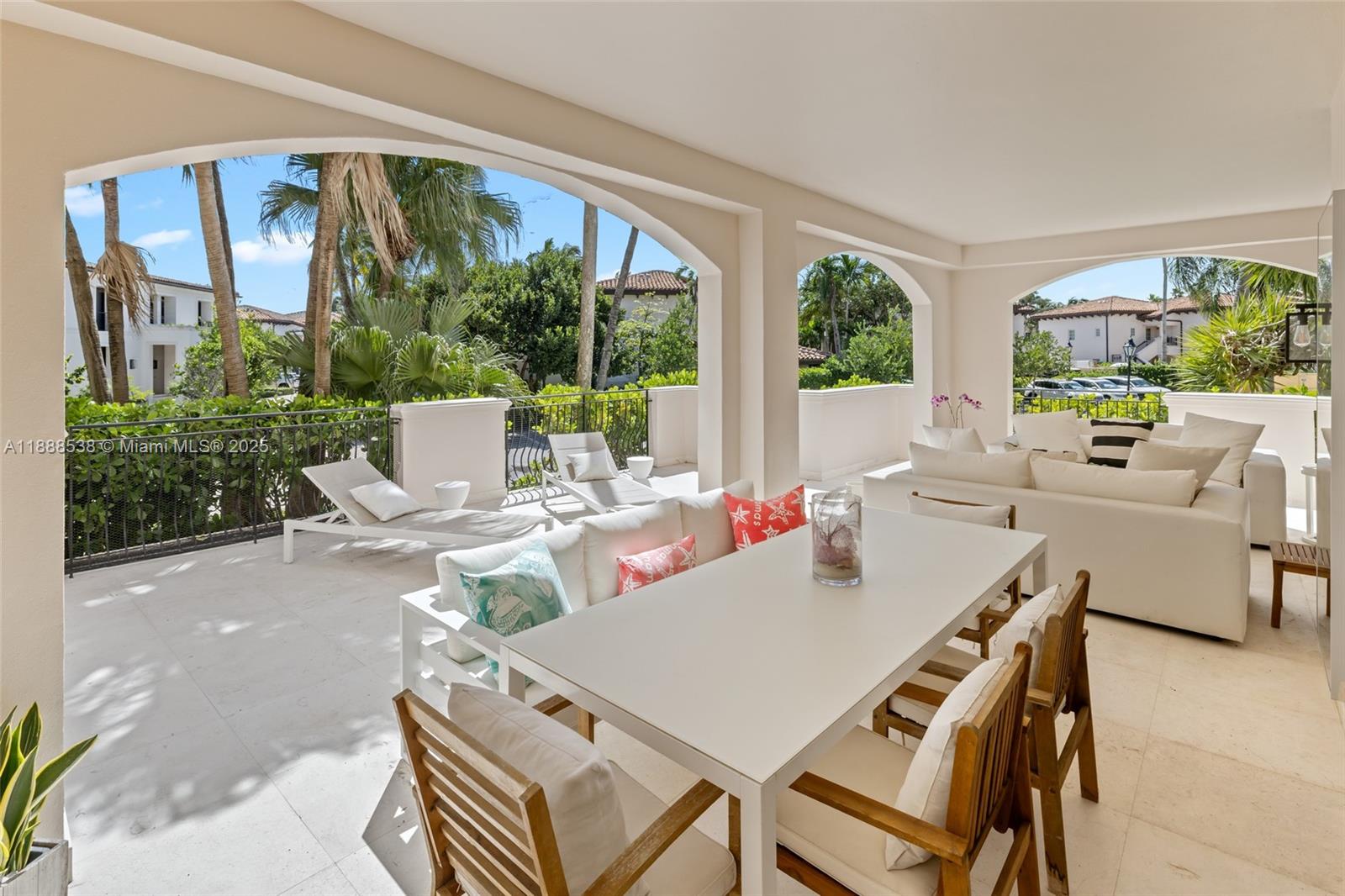 SEASIDE CONDO - Residential