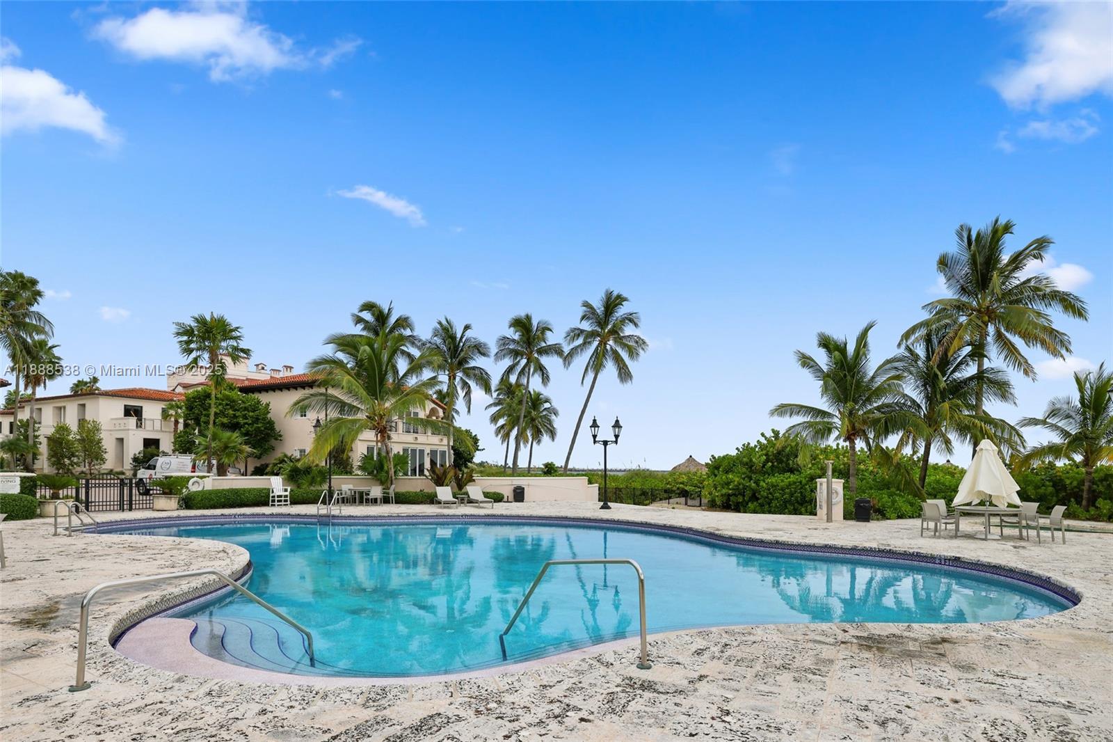SEASIDE CONDO - Residential