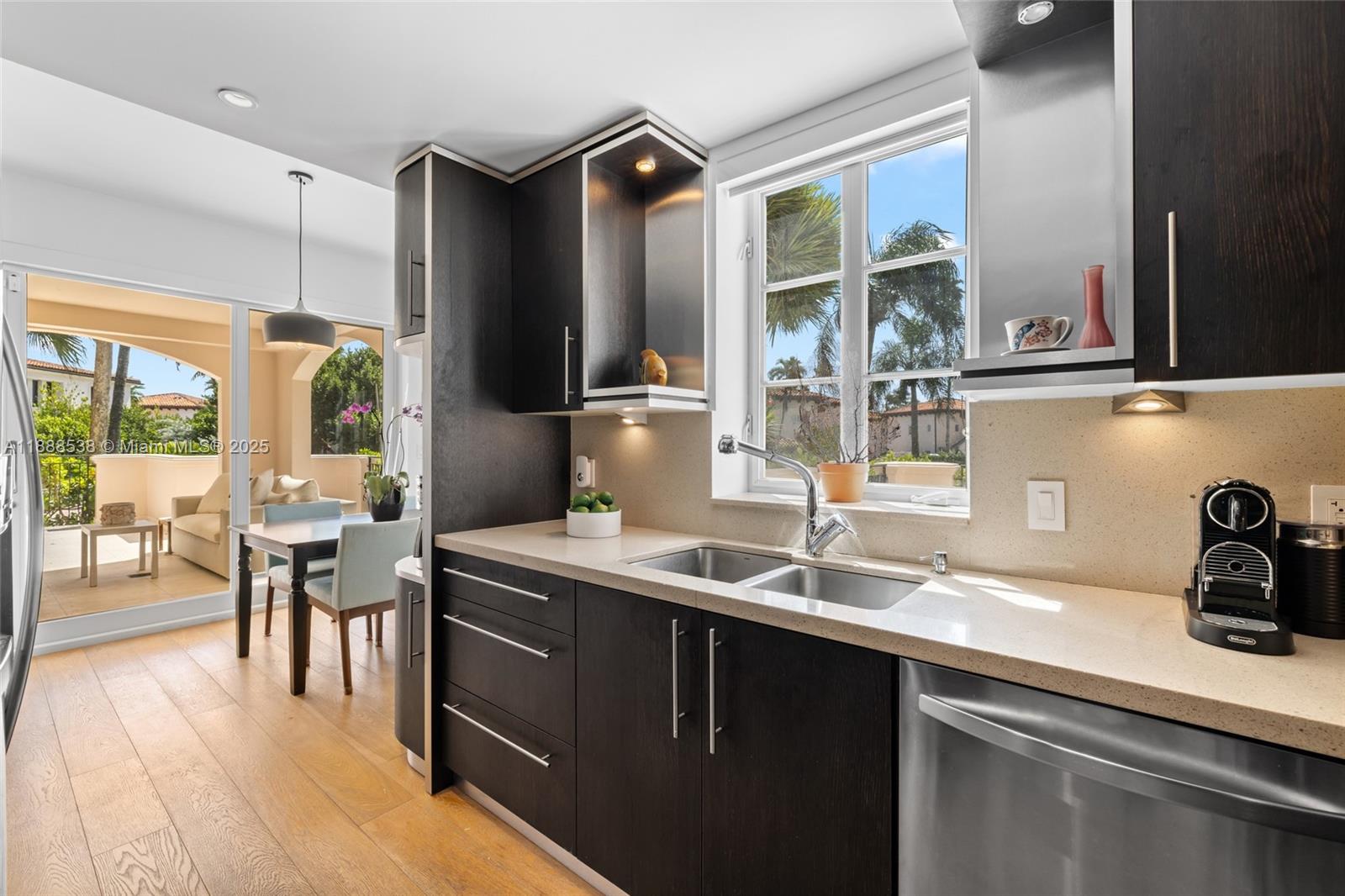 SEASIDE CONDO - Residential
