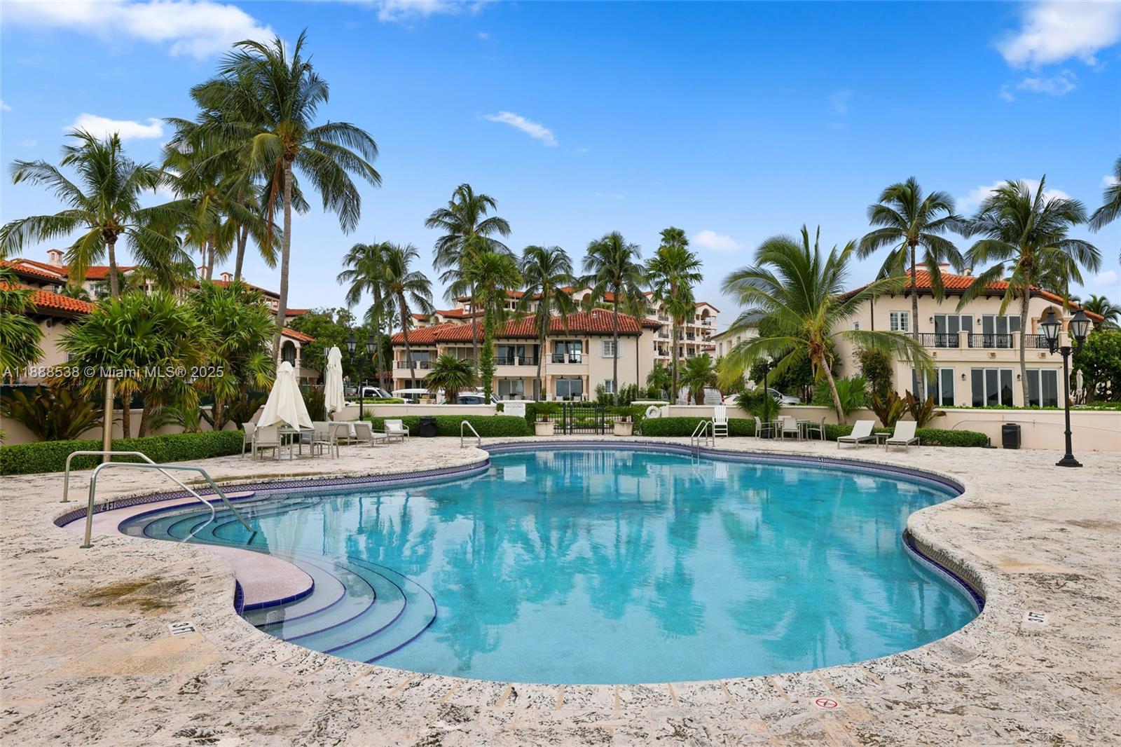 SEASIDE CONDO - Residential