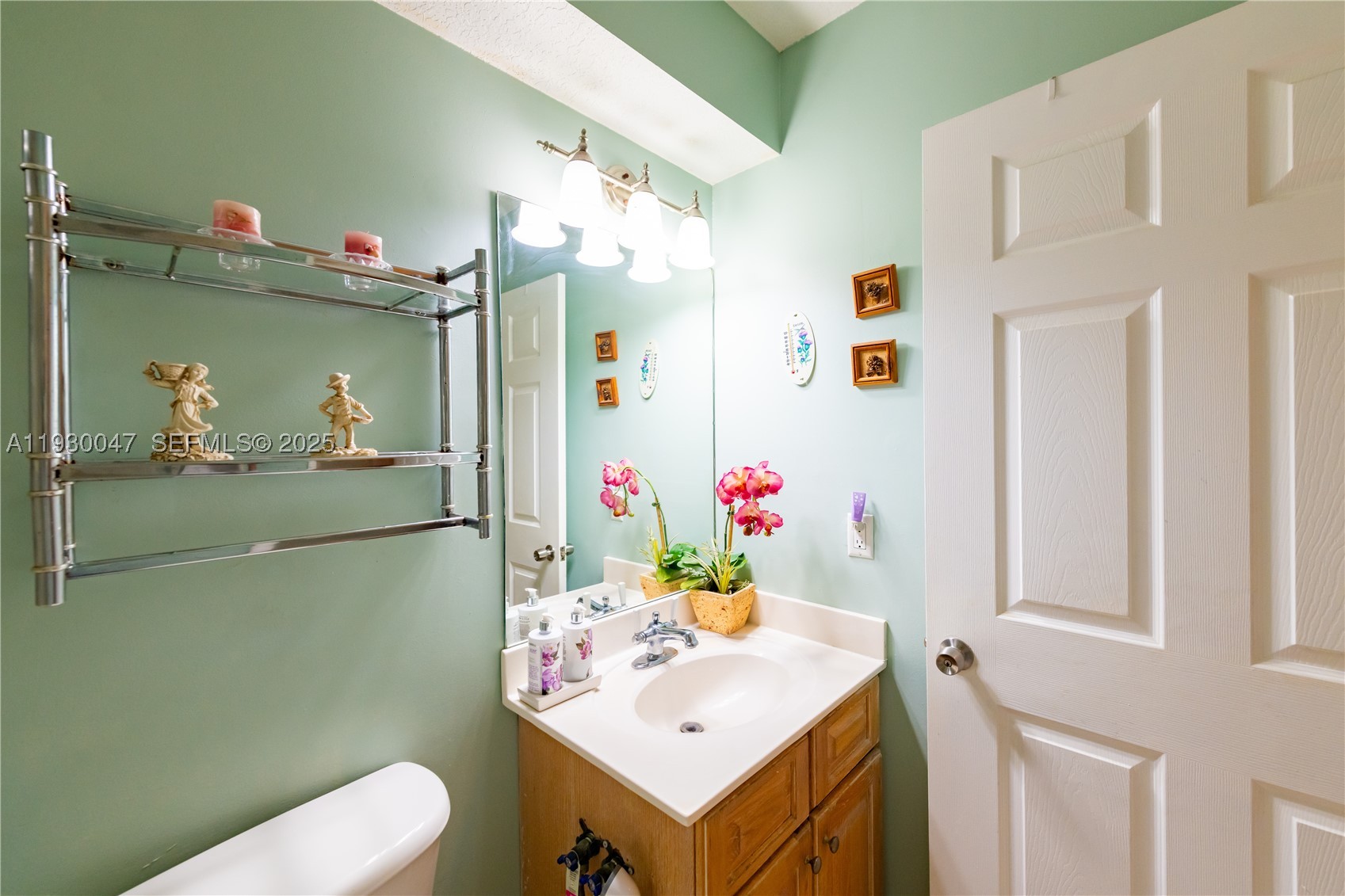SEVENTEENTH PLACE CONDO - Residential