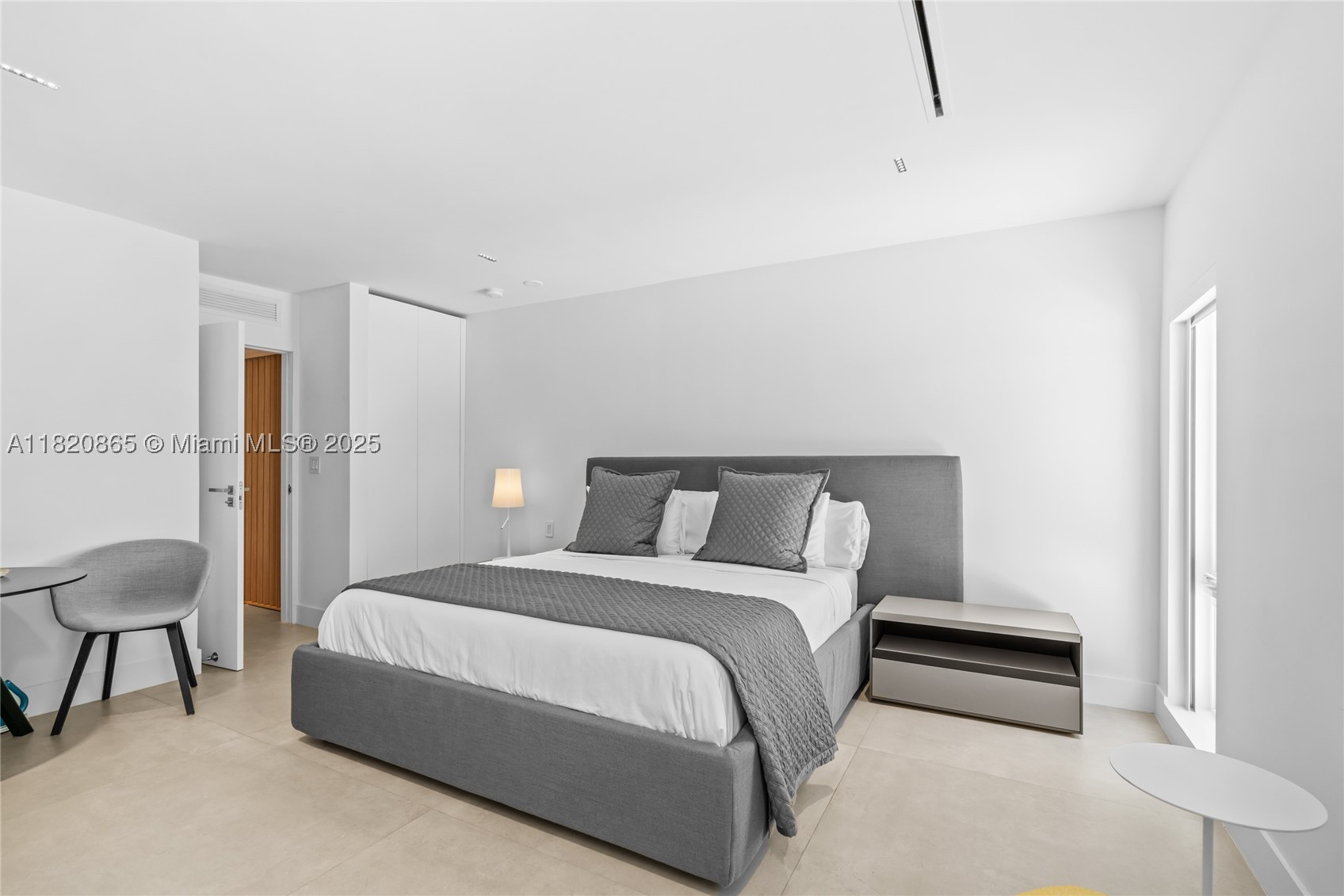 ALTOS DEL MAR NO 4 - Residential