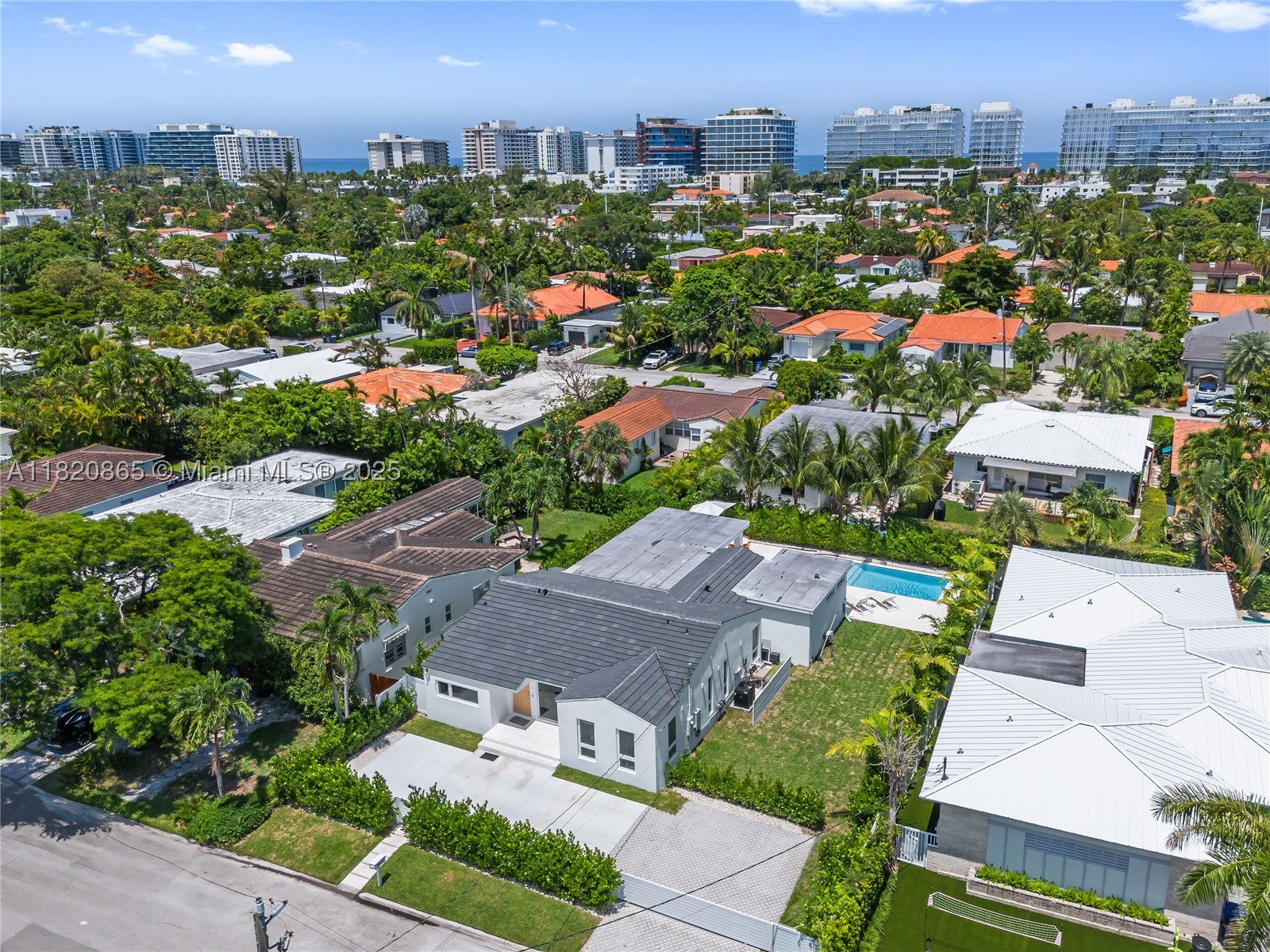 ALTOS DEL MAR NO 4 - Residential