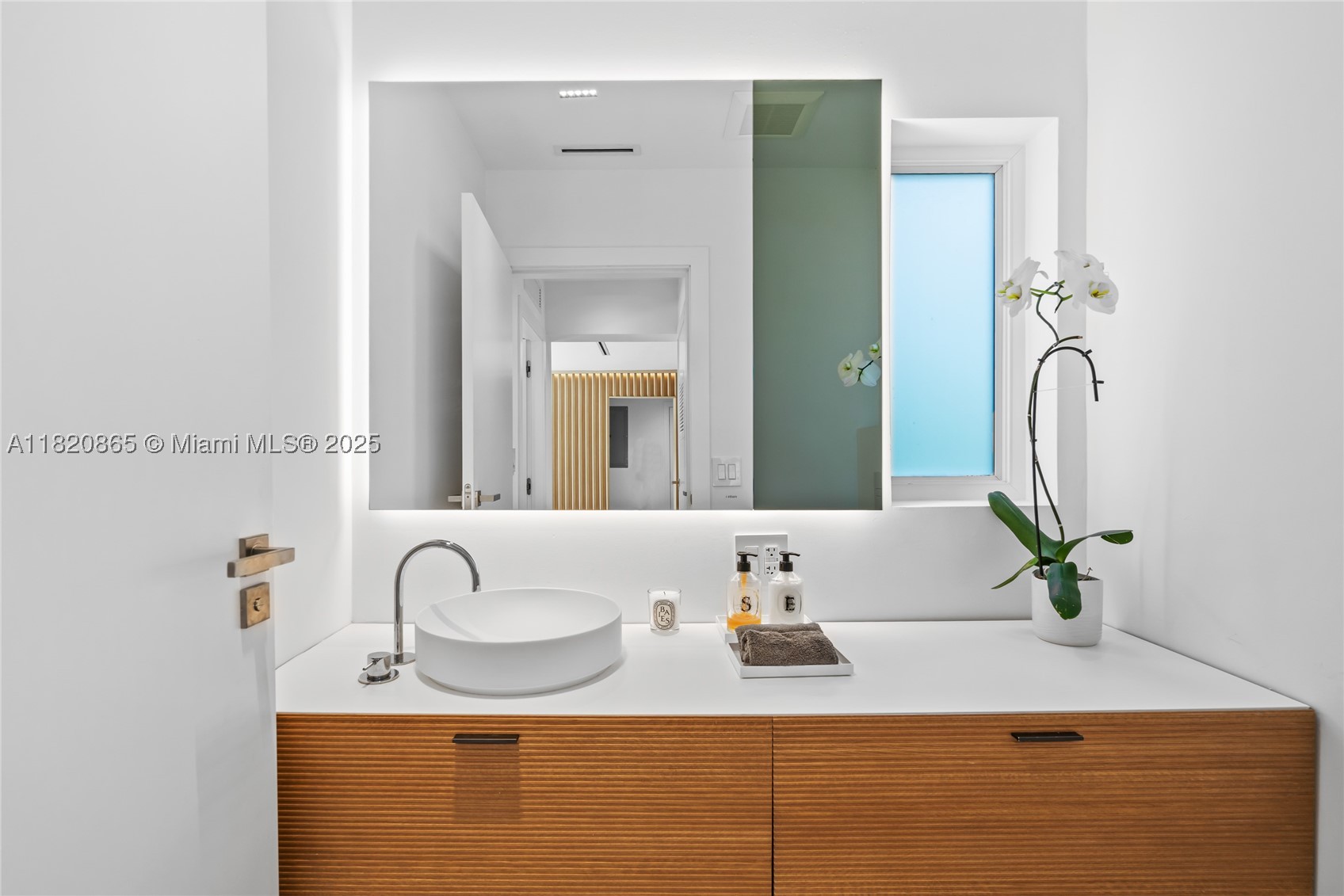 ALTOS DEL MAR NO 4 - Residential