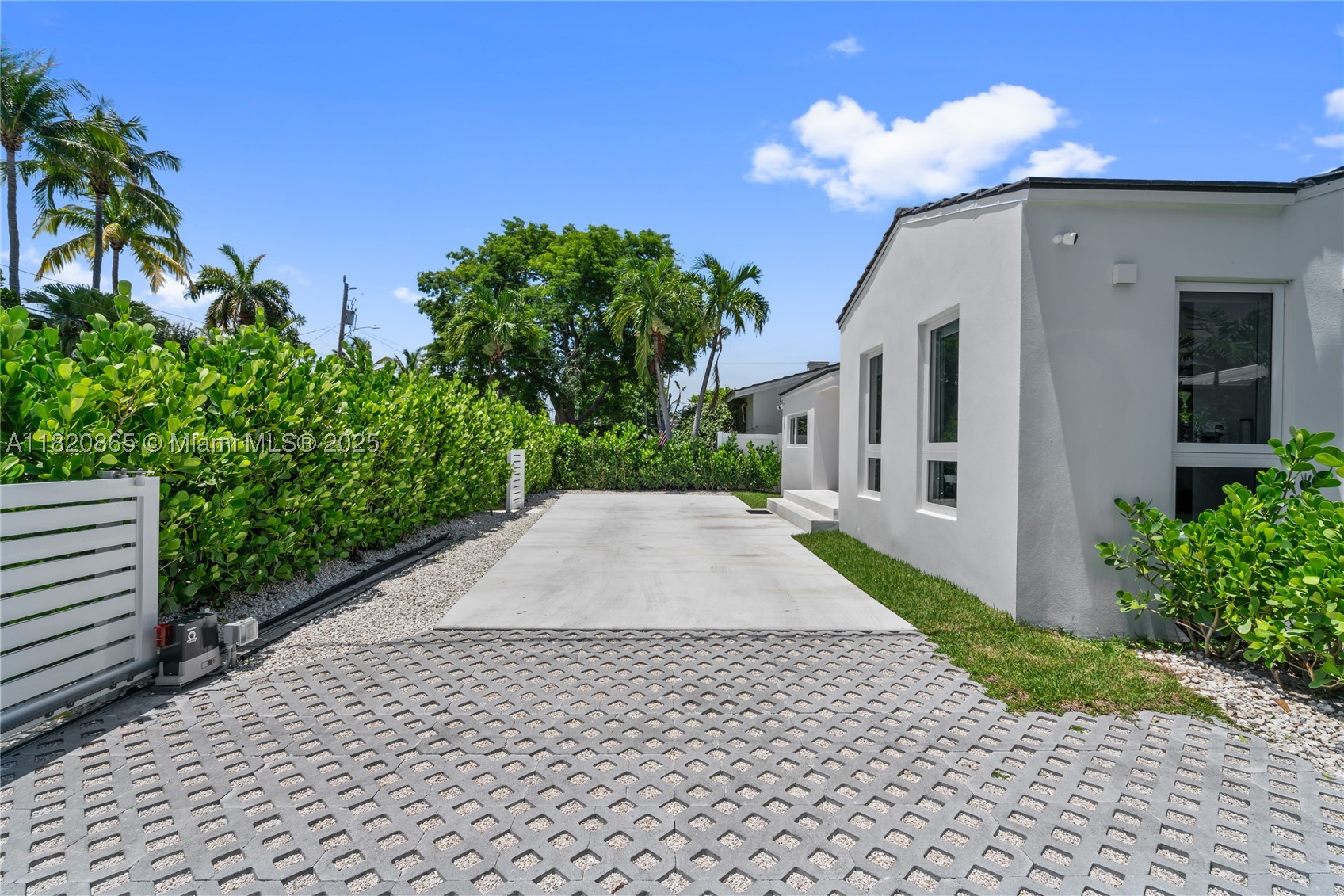 ALTOS DEL MAR NO 4 - Residential