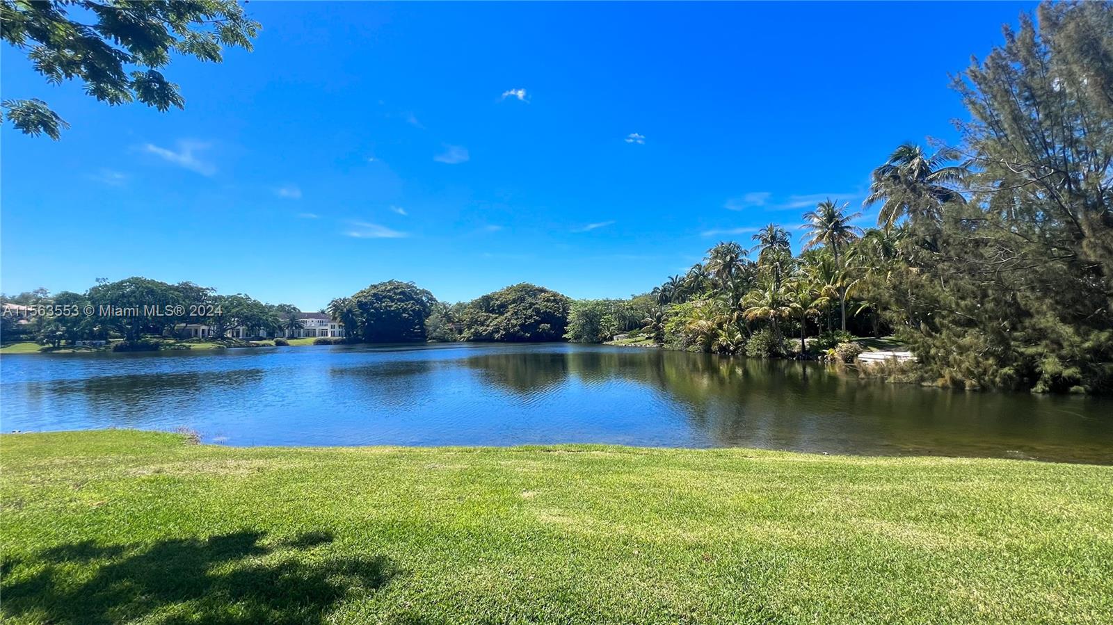 SNAPPER CREEK LAKES SUB - Land