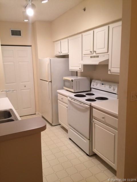 PALMS POINT CONDO - Residential Lease