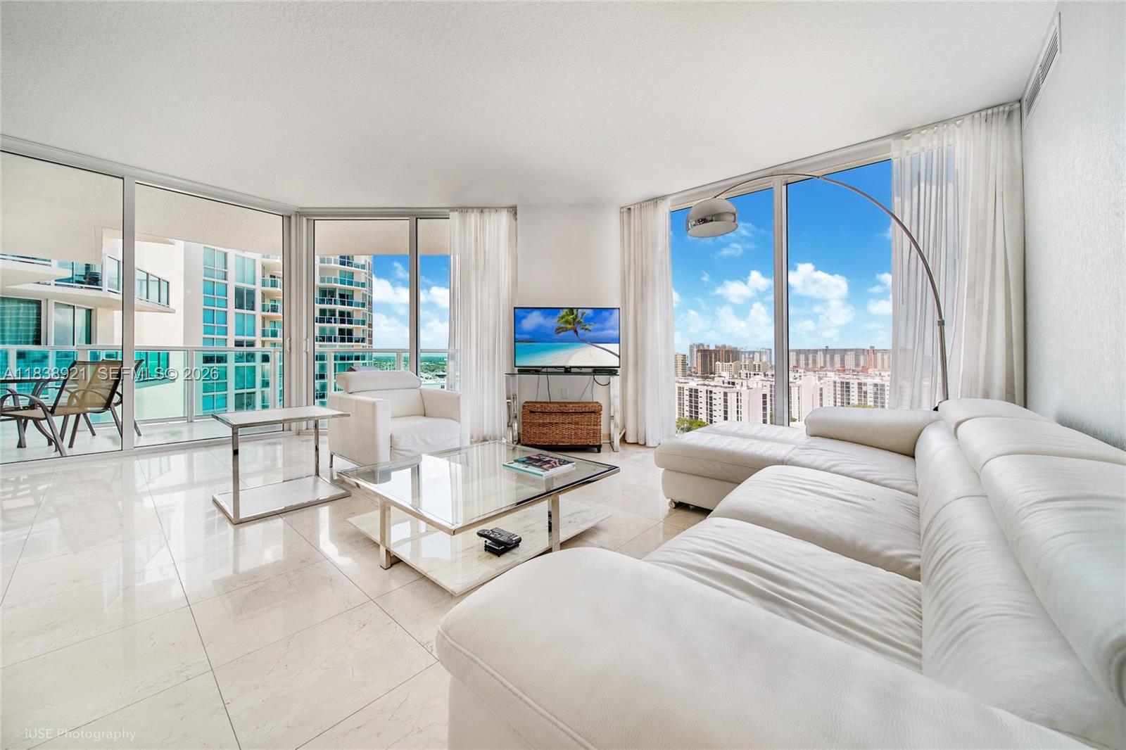 ST TROPEZ ON THE BAY 1 CO - Residential Lease
