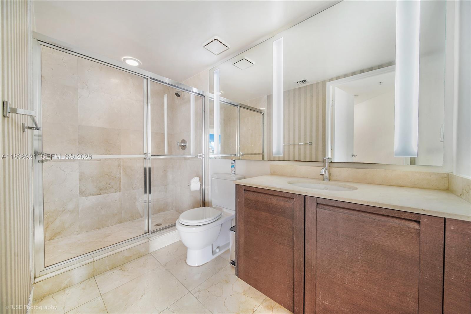 ST TROPEZ ON THE BAY 1 CO - Residential Lease