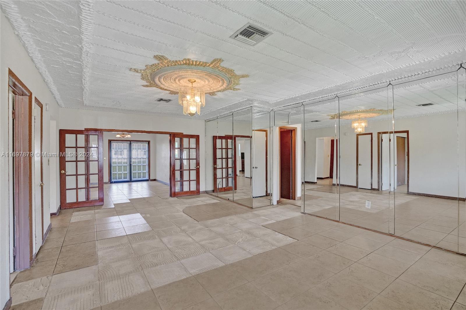 LIBERTY HOMES ESTATES SEC - Residential