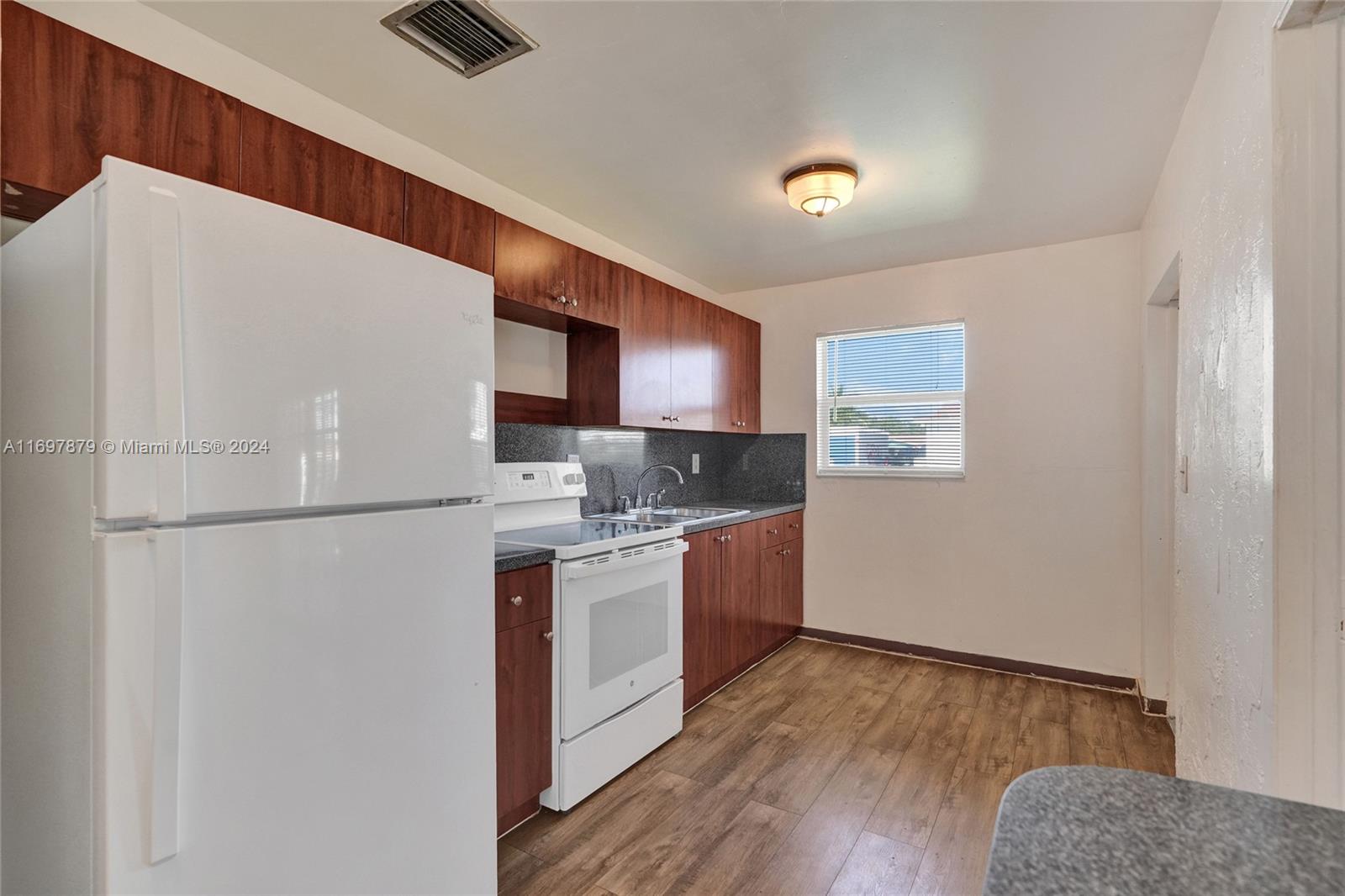 LIBERTY HOMES ESTATES SEC - Residential