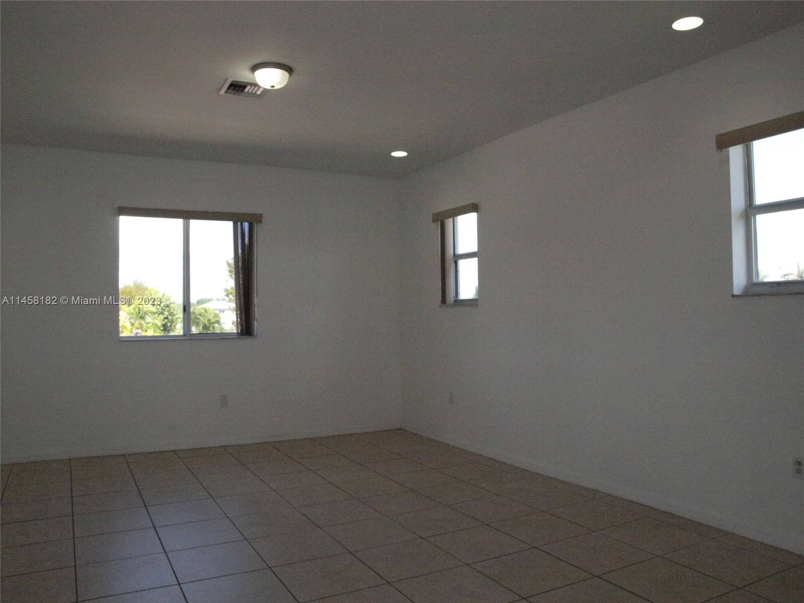 DON ELIAS ESTATES - Residential Lease