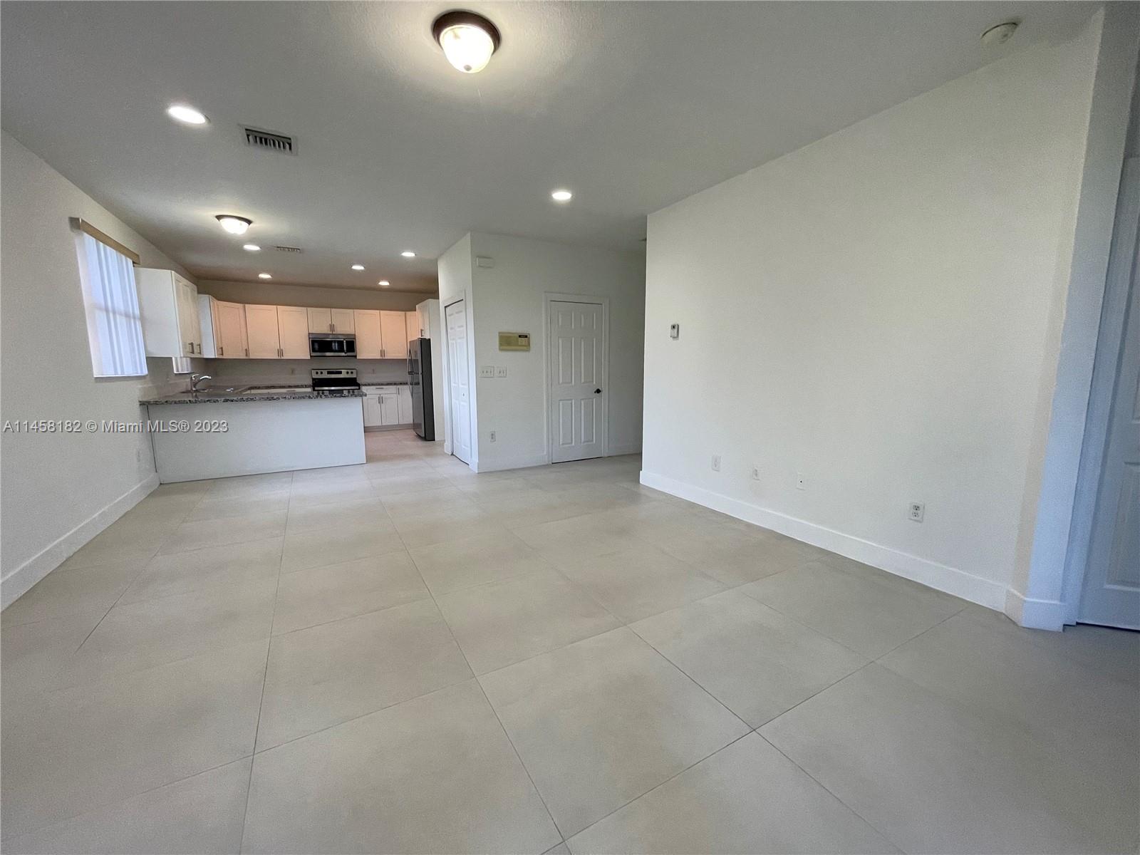 DON ELIAS ESTATES - Residential Lease