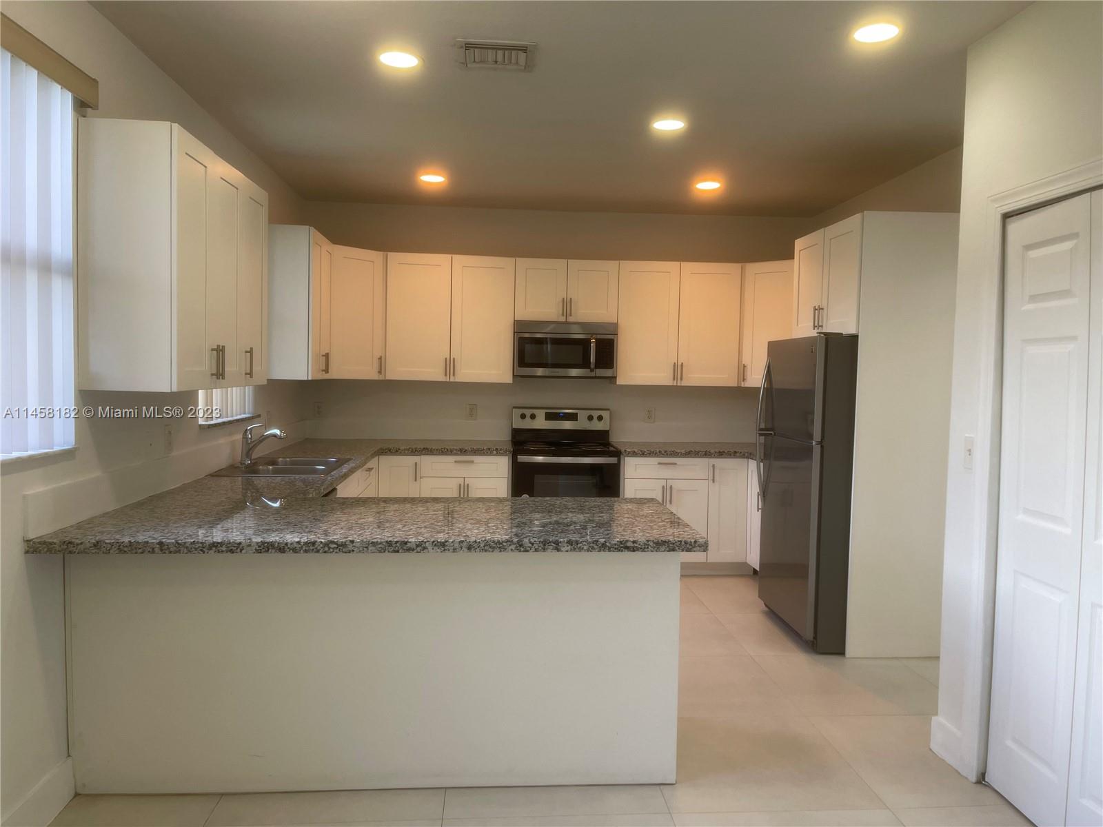 DON ELIAS ESTATES - Residential Lease