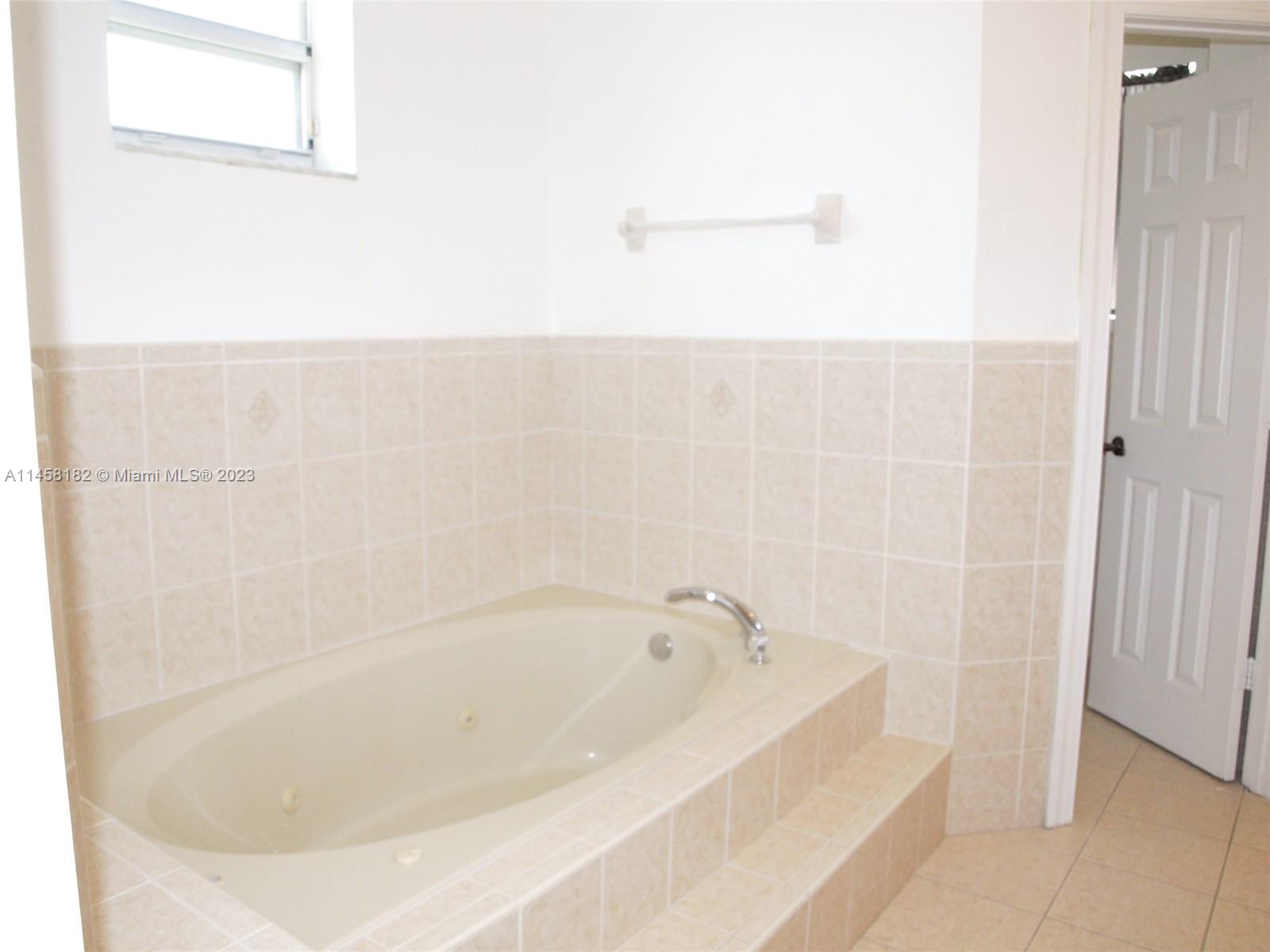 DON ELIAS ESTATES - Residential Lease