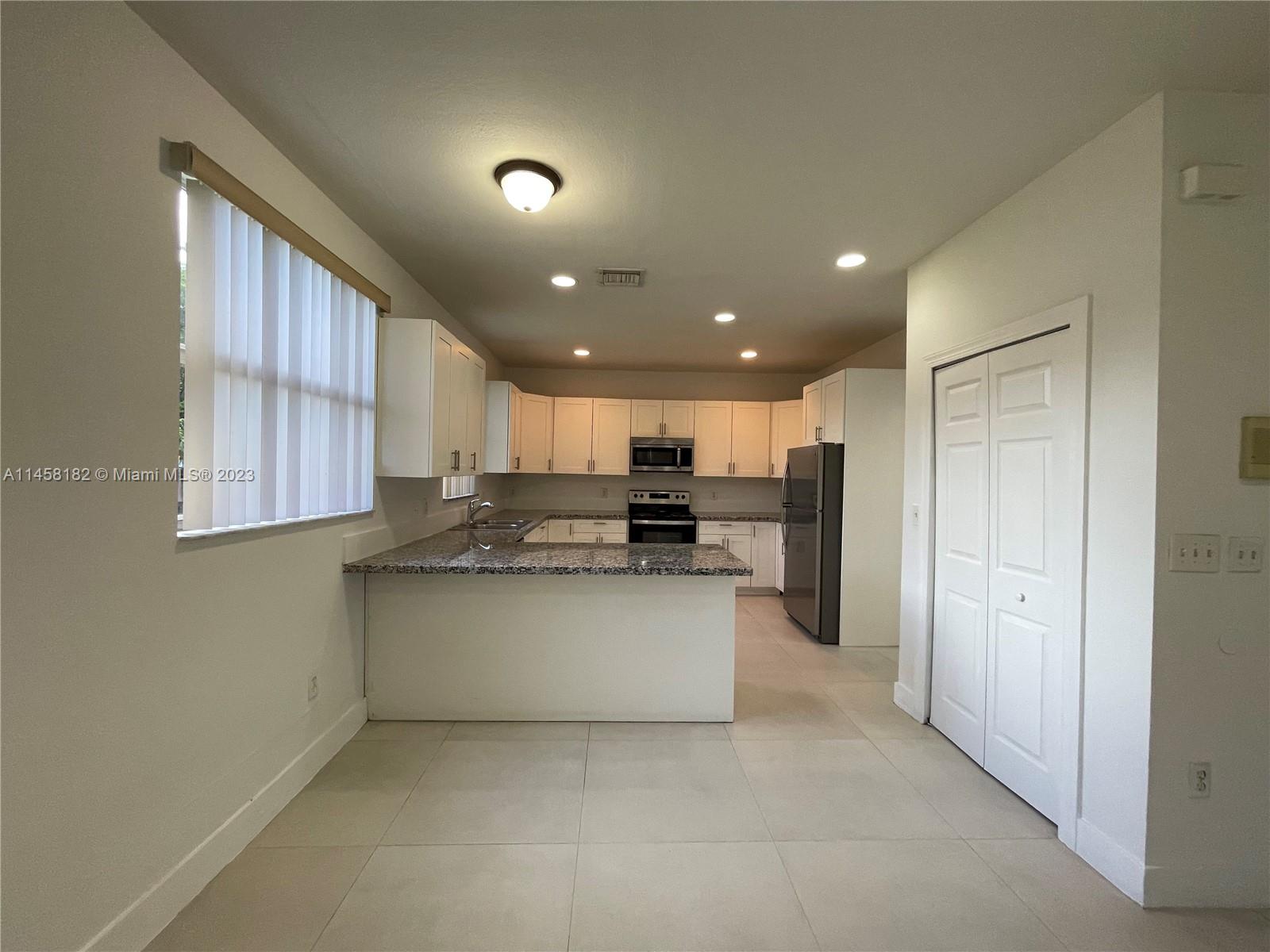 DON ELIAS ESTATES - Residential Lease
