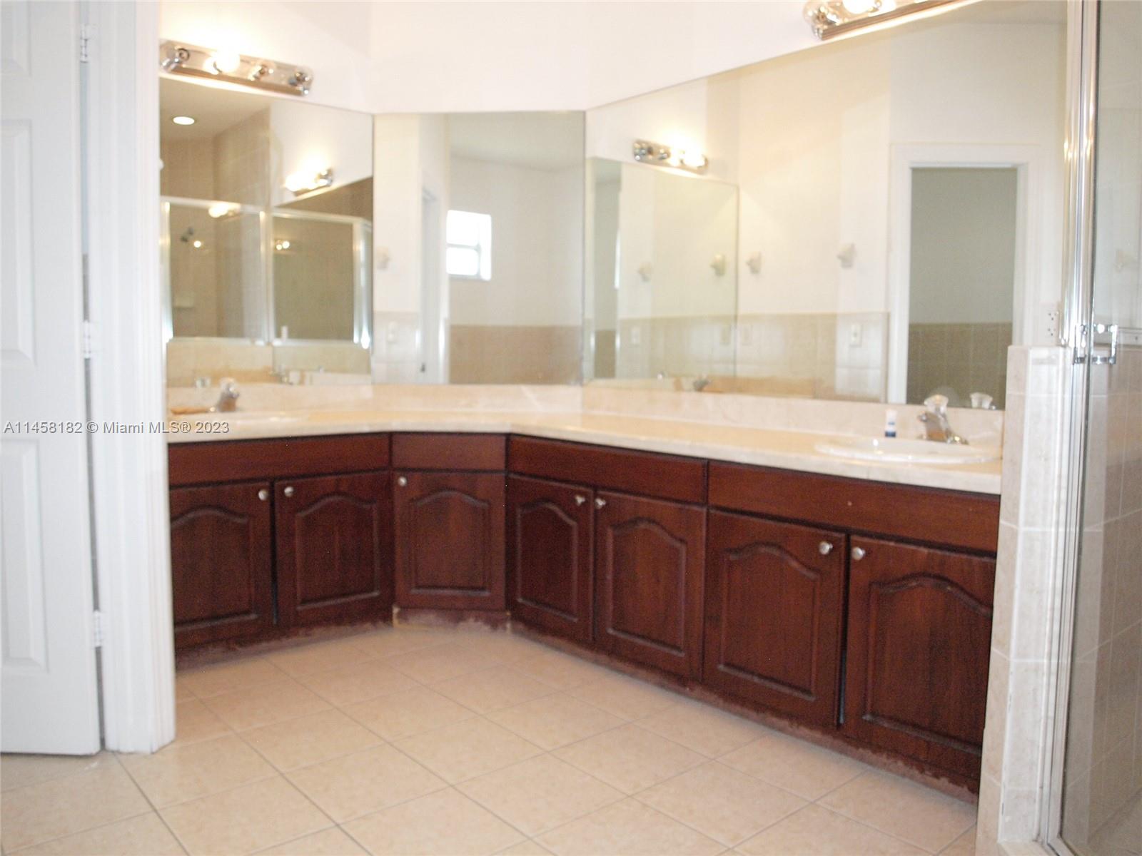 DON ELIAS ESTATES - Residential Lease