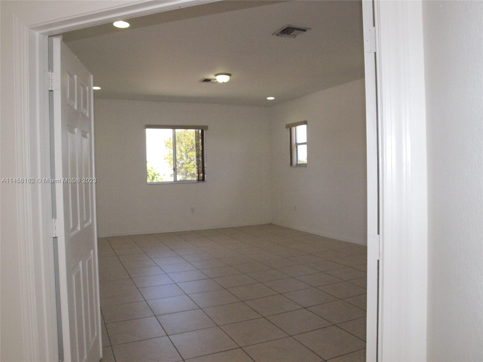 DON ELIAS ESTATES - Residential Lease