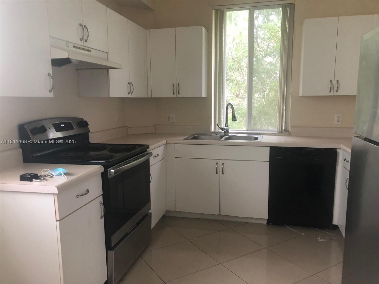 COURTYARDS AT DAVIE CONDO - Residential Lease