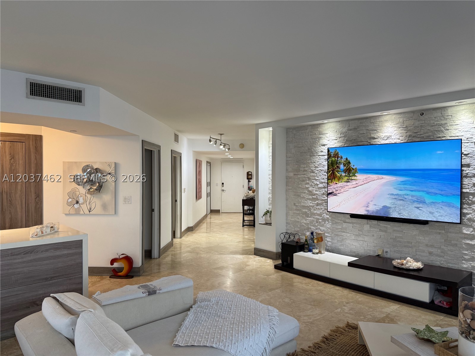 AKOYA CONDO - Residential Lease